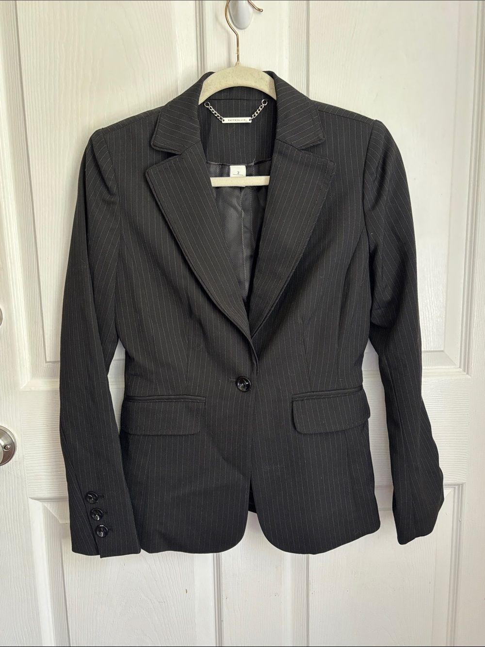 WHBM Tailored Black Pinstripe Women's Single Button Blazer Wool Blend Sz 2 Sharp